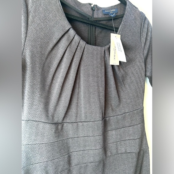 NWT Banana Republic Ruched zig zag patterned Dress - Picture 9 of 15